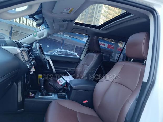 Toyota Land Cruiser Prado 2017 White