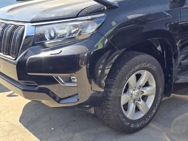 Toyota Land Cruiser Prado 2.8 2022 Black
