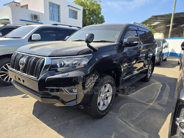 Toyota Land Cruiser Prado 2.8 2022 Black