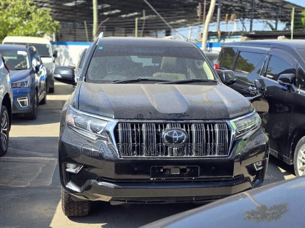Toyota Land Cruiser Prado 2.8 2022 Black
