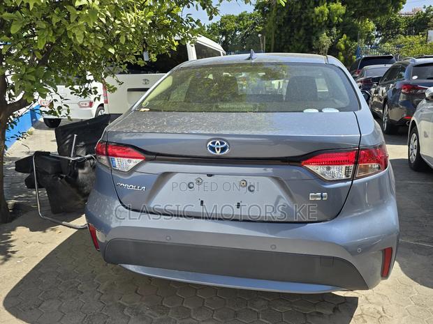 Toyota Corolla XLE 2020 Blue