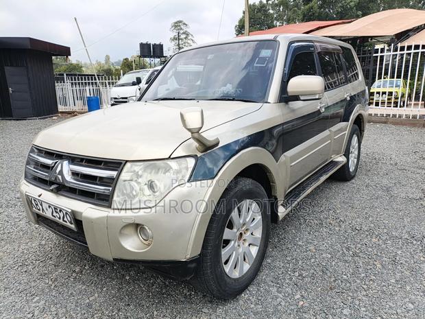 Mitsubishi Pajero 2006 Gold