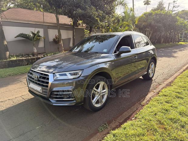 Audi Q5 2.0T Premium AWD quattro 2018 Gray