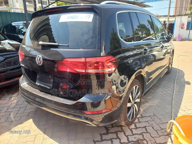 Volkswagen Touran 2019 Black