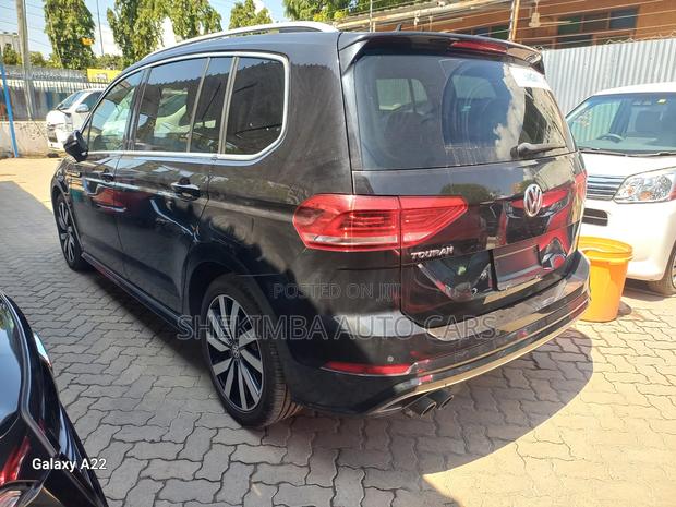Volkswagen Touran 2019 Black