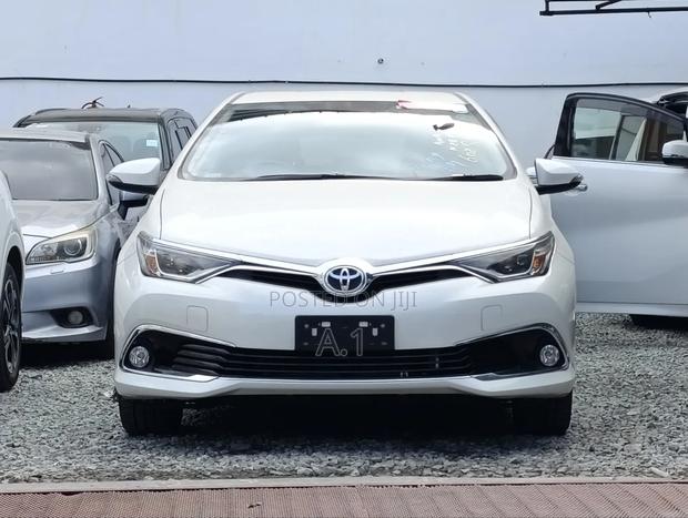 Toyota Auris 2018 White