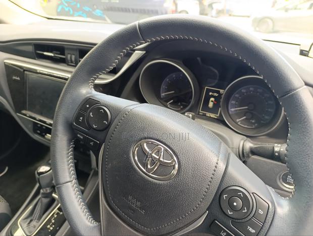 Toyota Auris 2018 White