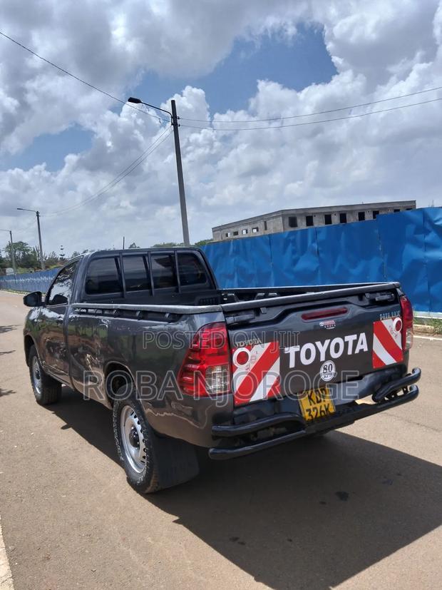 Toyota Hilux 2023 Matt Black