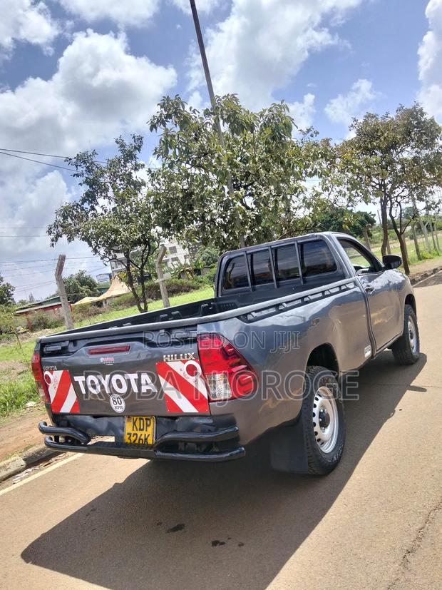 Toyota Hilux 2023 Matt Black