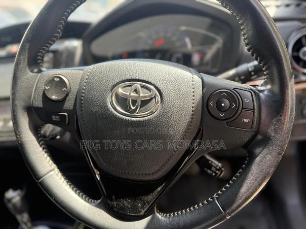 Toyota Corolla Fielder 2018 Black