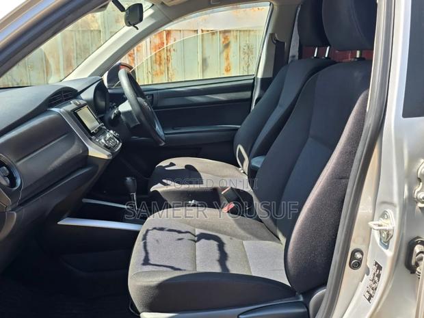 Toyota Corolla Fielder 2018 Silver