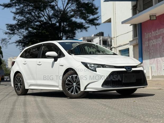 Toyota Corolla Hatchback 2020 White