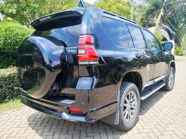 Toyota Land Cruiser Prado 2.8 2019 Black