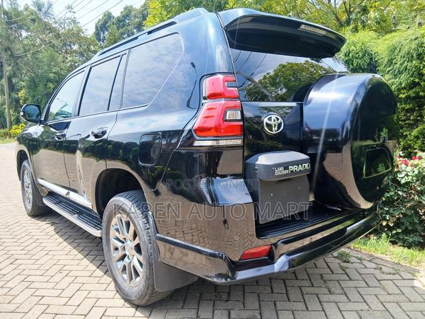 Toyota Land Cruiser Prado 2.8 2019 Black