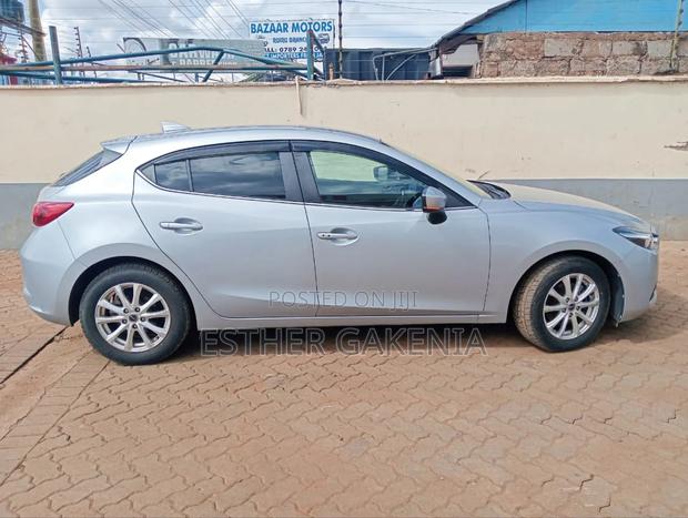 Mazda Axela 2018 Silver
