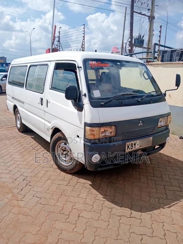 Mitsubishi Delica 2006 White