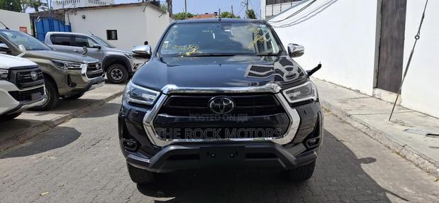 Toyota Hilux 2020 Black
