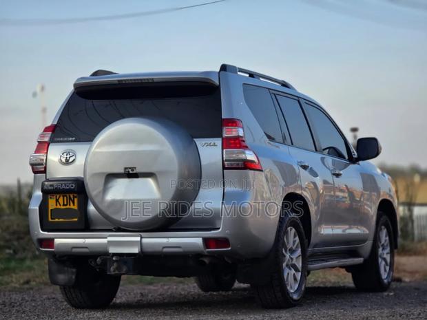 Toyota Land Cruiser Prado 3.0 D-4D (190 Hp) 7 seats 2016 Silver