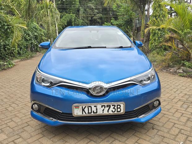 Toyota Auris 2016 Blue
