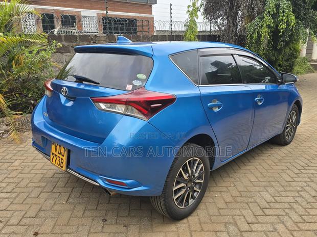 Toyota Auris 2016 Blue