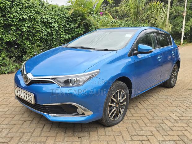 Toyota Auris 2016 Blue
