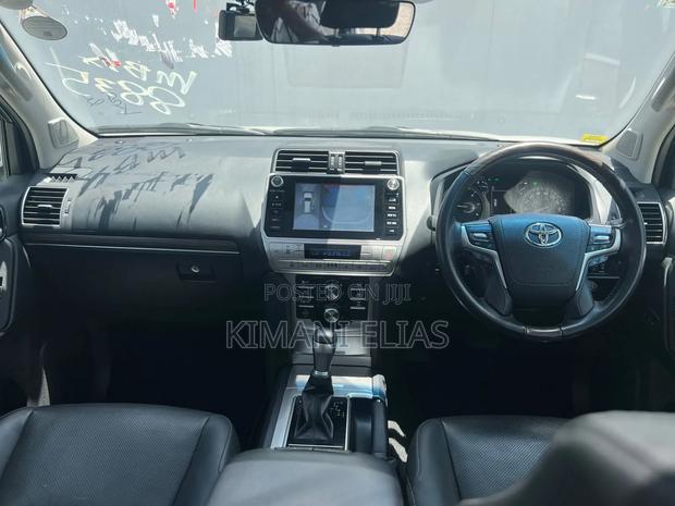 Toyota Land Cruiser Prado 2.8 2019 White
