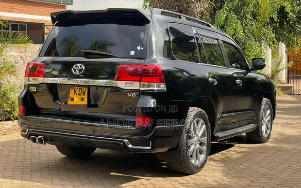 Toyota Land Cruiser 4.6 V8 ZX 2010 Black