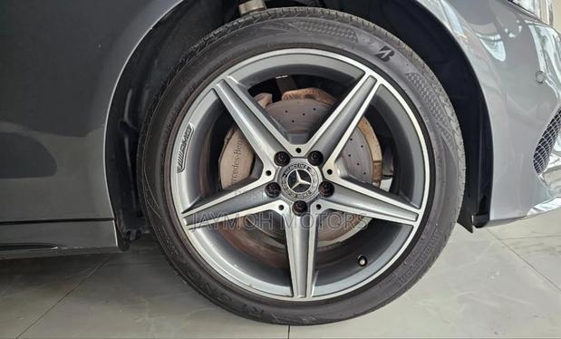 Mercedes-Benz C200 2019 Gray