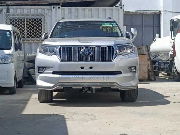 Toyota Land Cruiser Prado 2.8 2019 Silver