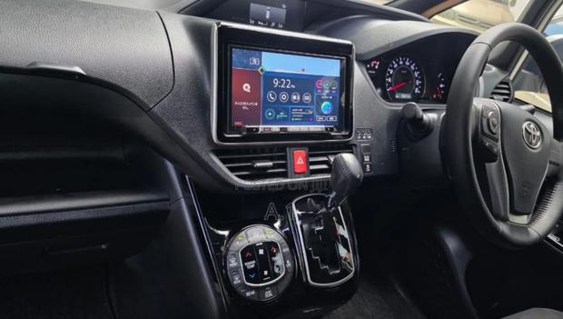 Toyota Voxy 2018 White