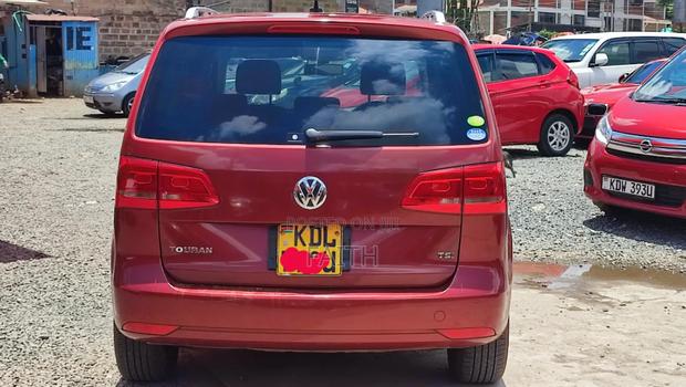 Volkswagen Touran 2016 Red