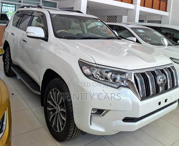 Toyota Land Cruiser Prado 2.8 2019 White