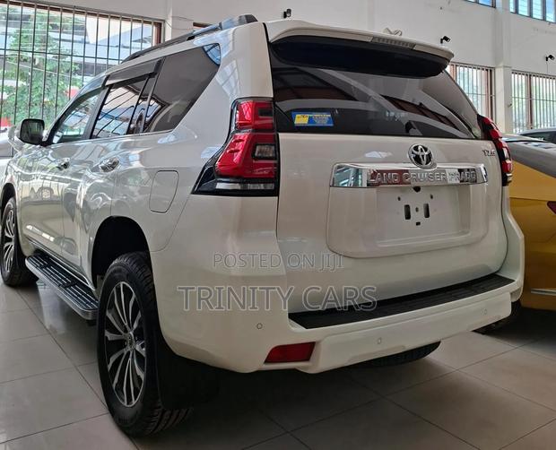 Toyota Land Cruiser Prado 2.8 2019 White
