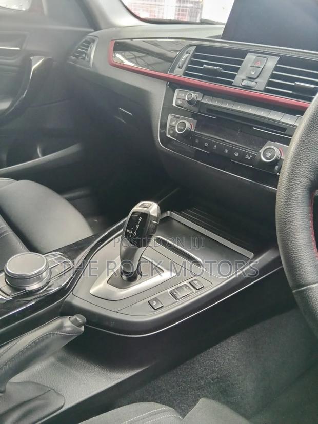 BMW 118i 2018 Red