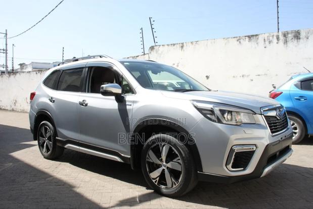 Subaru Forester Premium AWD 2019 Silver