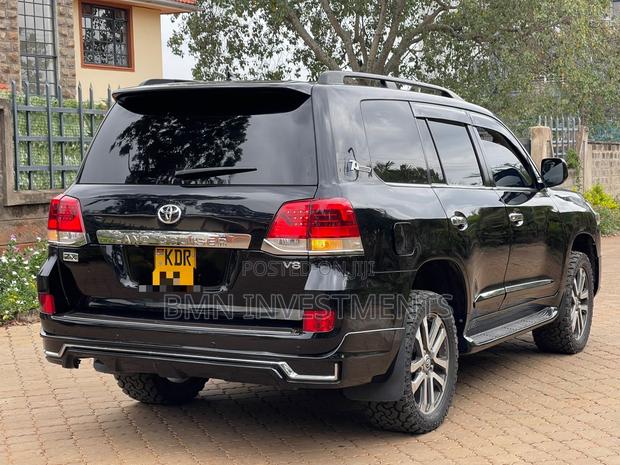 Toyota Land Cruiser 4.6 V8 ZX 2011 Black