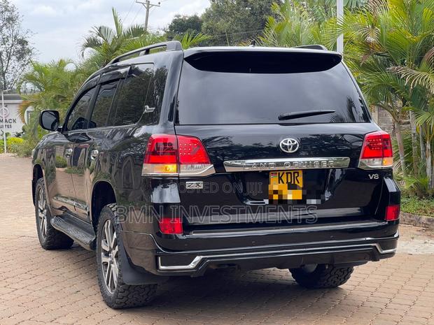 Toyota Land Cruiser 4.6 V8 ZX 2011 Black
