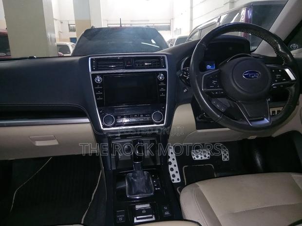 Subaru Outback 2018 White