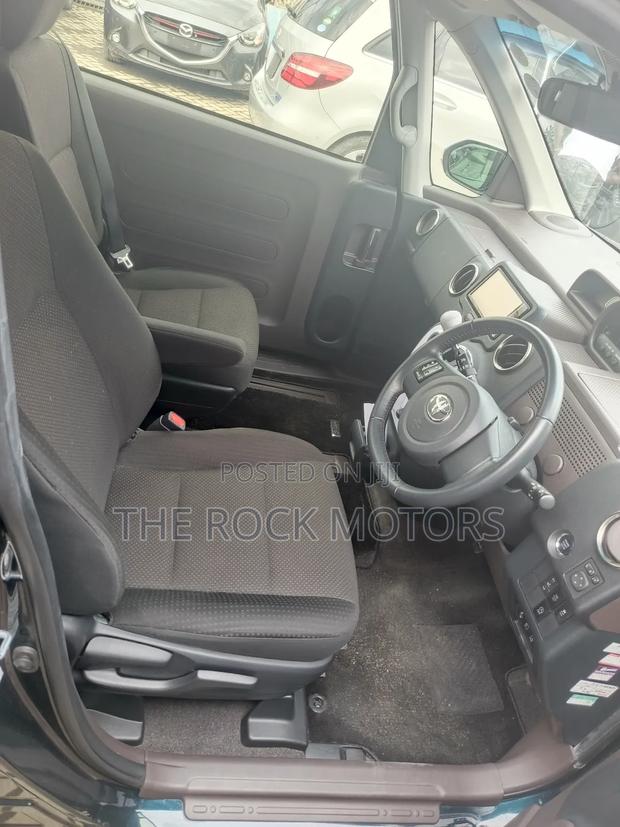 Toyota Spade 2019 Blue