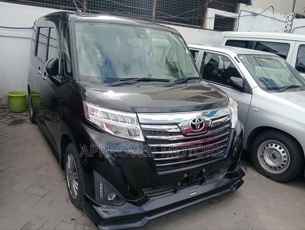 Toyota Roomy 2018 Black