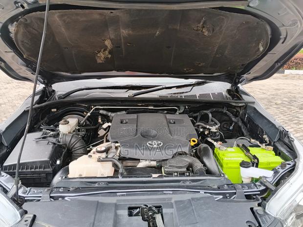 Toyota Hilux 2023 Gray