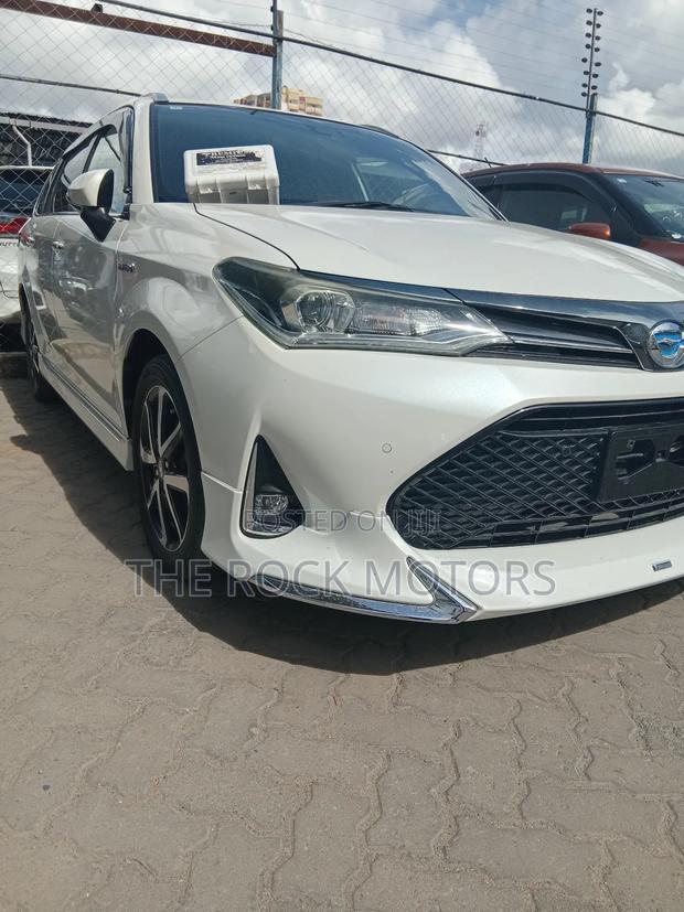 Toyota Corolla Hybrid 2024 Silver