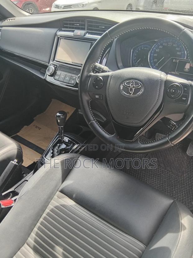 Toyota Corolla Hybrid 2024 Silver