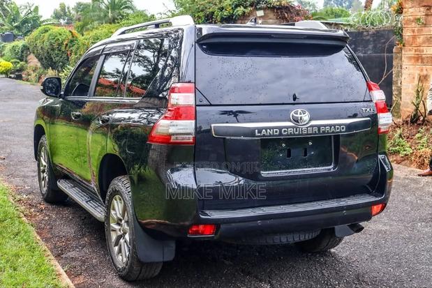 Toyota Land Cruiser Prado 2.8 2017 Black