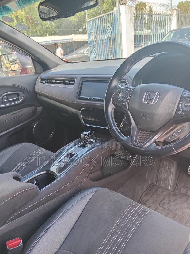 Honda Vezel 2019 Red
