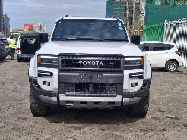 Toyota Land Cruiser Prado 2.8 2024 White