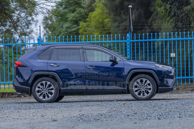Toyota RAV4 Adventure 2019 Blue