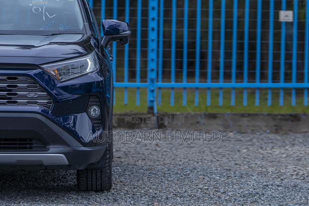 Toyota RAV4 Adventure 2019 Blue
