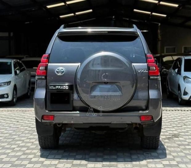 Toyota Land Cruiser Prado 3.0 190hp 2020 Gray
