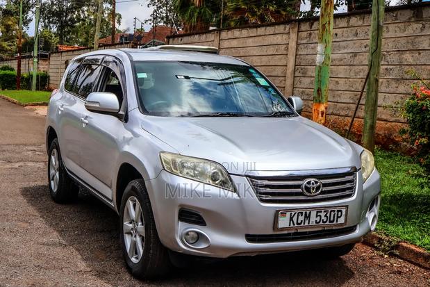 Toyota Vanguard 2010 Silver